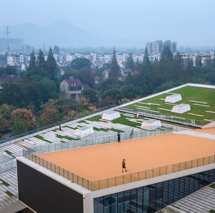 red and white geometric sports complex emerges along daixi&rsquo;s riverfront - 10