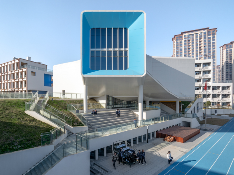classrooms integrate pocket parks in quzhou no.6 experimental school by LYCS architecture