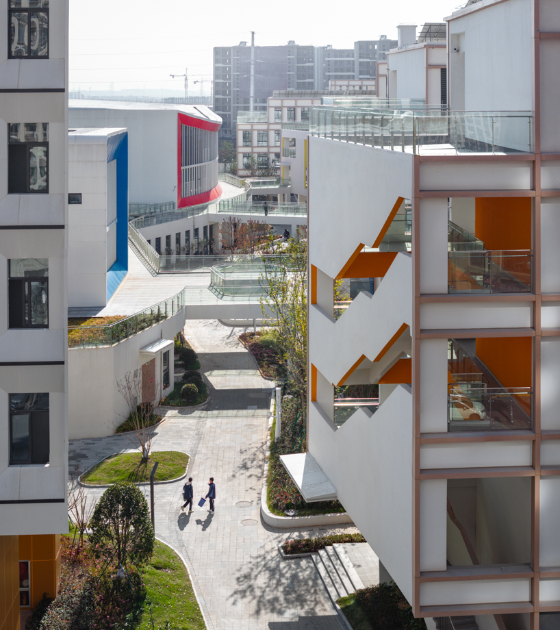 classrooms integrate pocket parks in quzhou no.6 experimental school by LYCS architecture