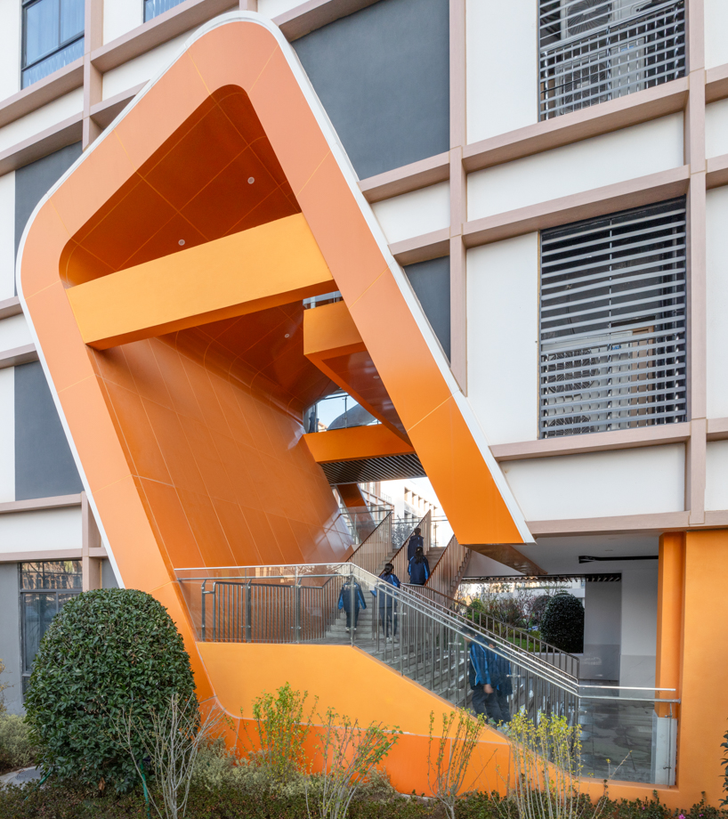 classrooms integrate pocket parks in quzhou no.6 experimental school by LYCS architecture