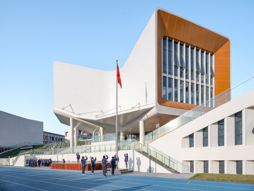 classrooms integrate pocket parks in quzhou no.6 experimental school by LYCS architecture