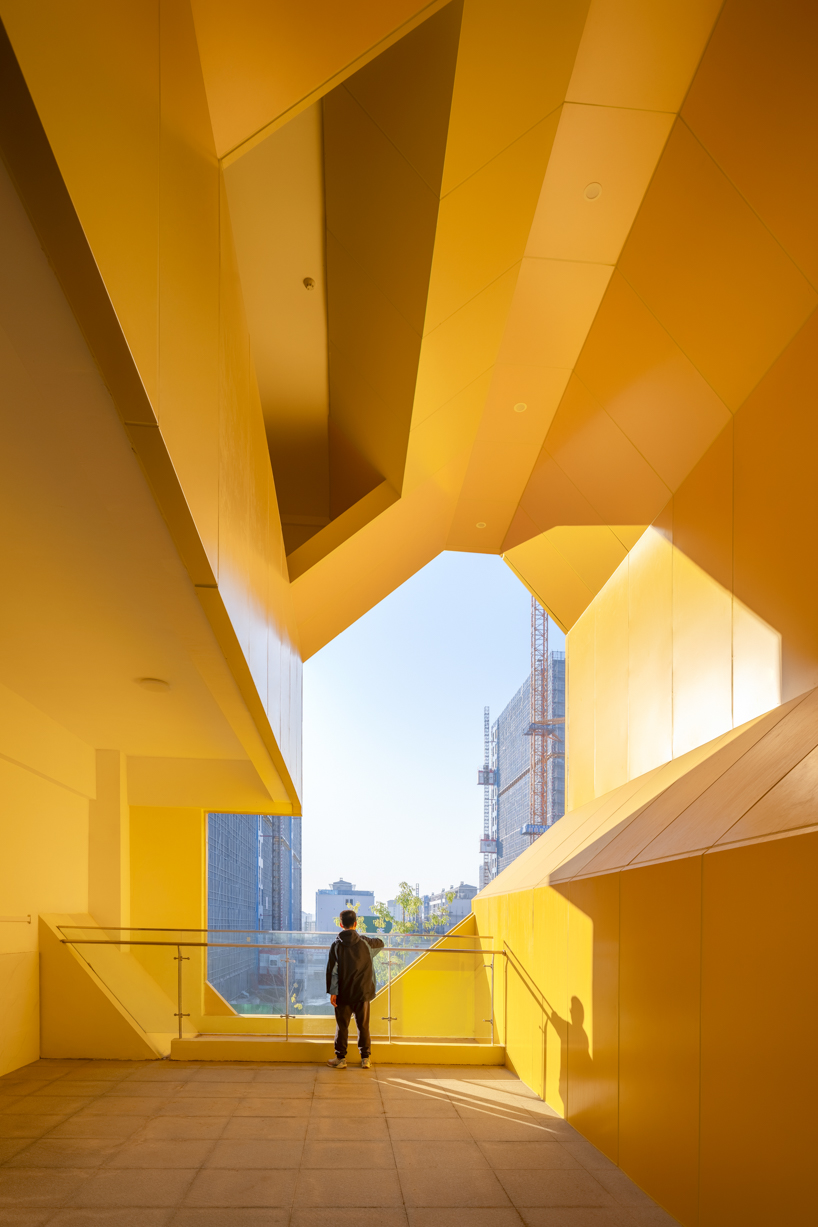 classrooms integrate pocket parks in quzhou no.6 experimental school by LYCS architecture