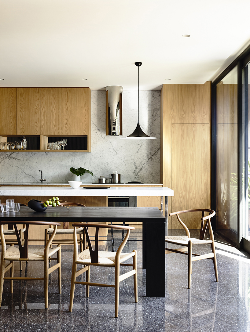 pandolfini architects adapts sculptural townhouse in australia to fit large family