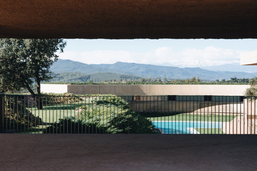 fuses-viader completes museum and hotel complex in a spanish 19th-century fortress