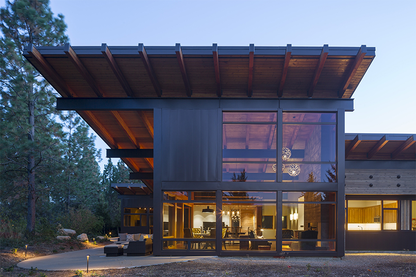 This Net Zero Cabin In American Suburbs Uses Only Reclaimed