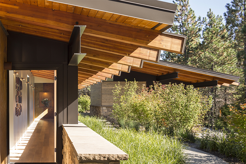 This Net Zero Cabin In American Suburbs Uses Only Reclaimed