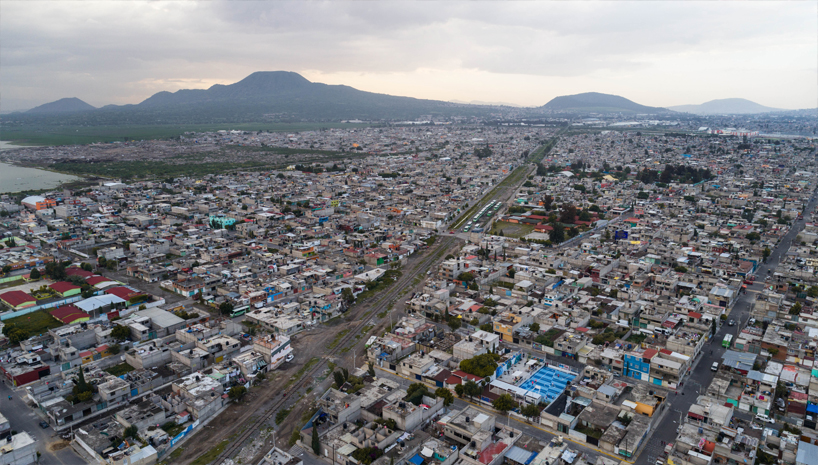 all arquitectura la doce sports court in valle de chalco mexico designboom