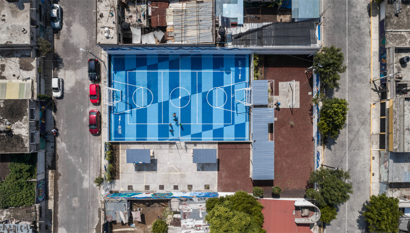 all arquitectura la doce sports court in valle de chalco mexico designboom