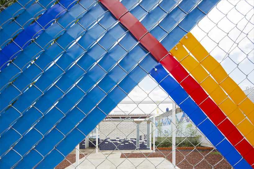 all arquitectura la doce sports court in valle de chalco mexico designboom