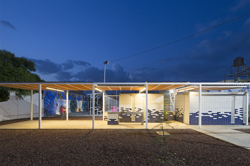 all arquitectura la doce sports court in valle de chalco mexico designboom