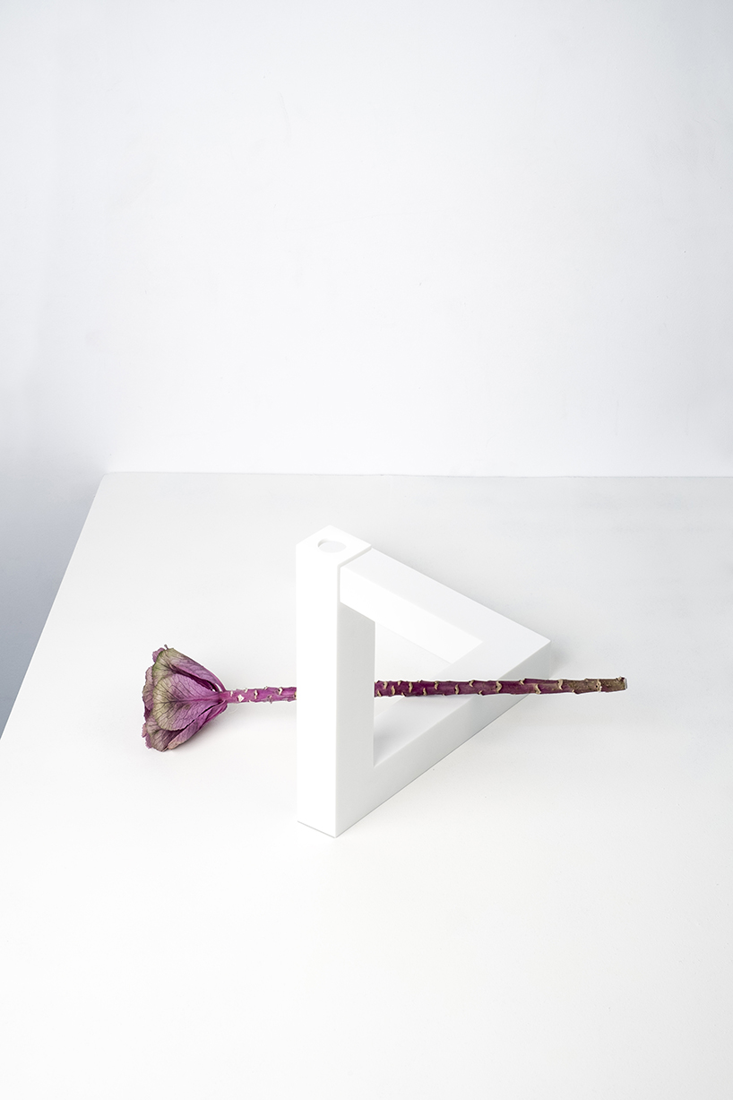 the impossible triangle vase by cuatro cuatros challenges your perception