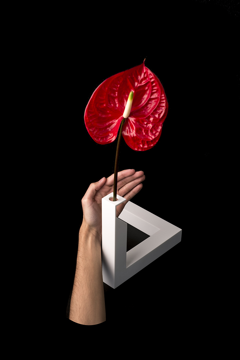 the impossible triangle vase by cuatro cuatros challenges your perception