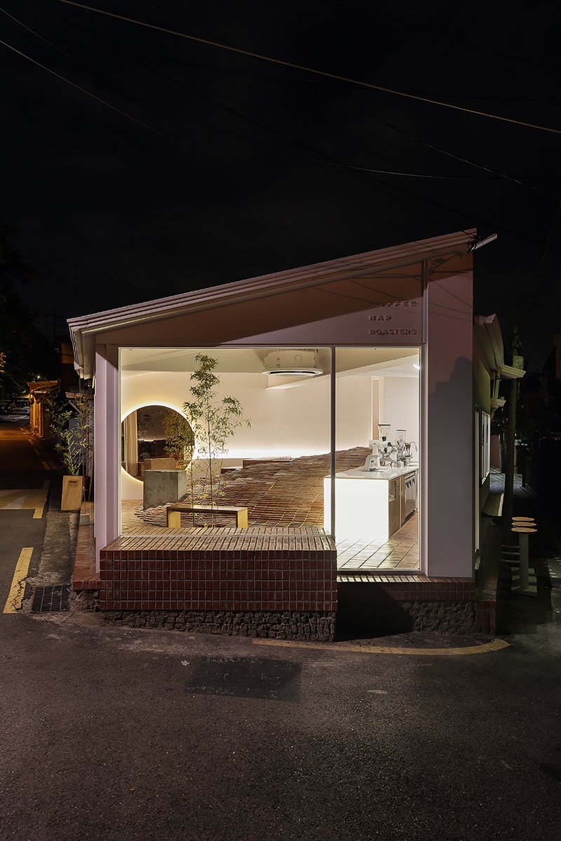 studio maoom replaces standard seating with a 7,000-brick hill in seoul's  coffee nap roasters