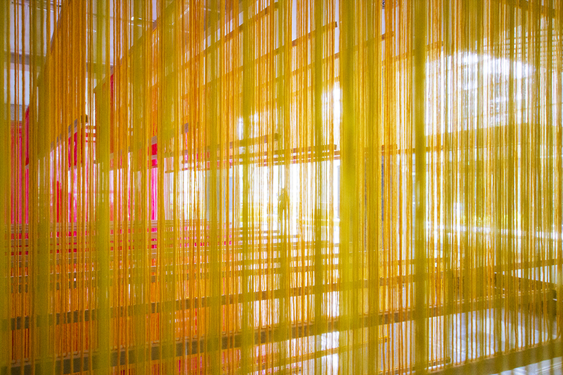 A+U lab suspends a fragmented installation composed of 12,000 wool threads