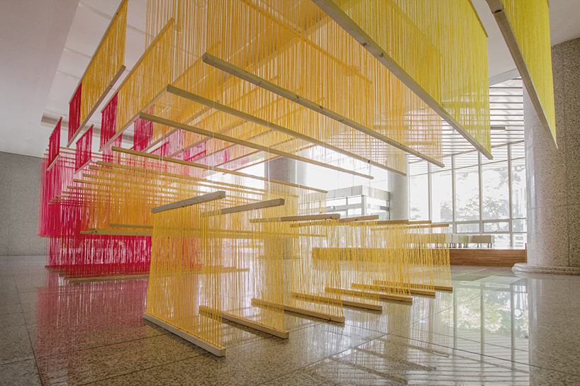 A+U lab suspends a fragmented installation composed of 12,000 wool threads