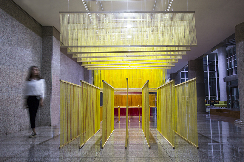 A+U lab suspends a fragmented installation composed of 12,000 wool threads