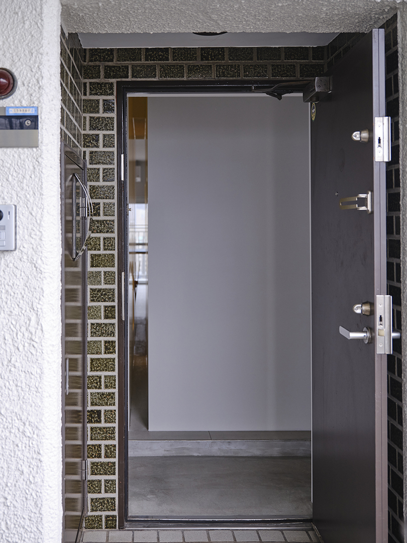 shogo onodera creates 11cm gap in tokyo apartment as a device that goes beyond the designers intentions 6