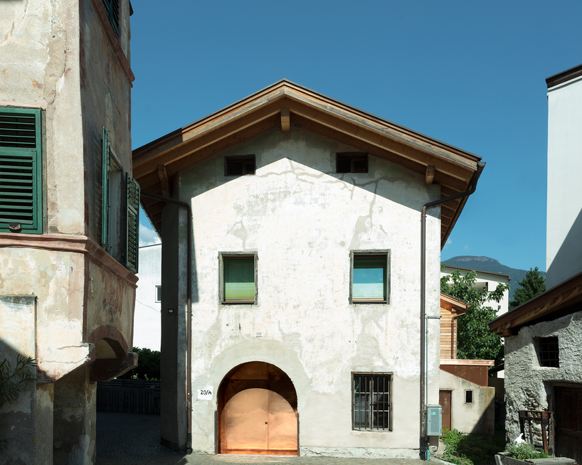 messner architects’ restored ‘20/A’ doubles as a home and art studio for hannes egger in italy