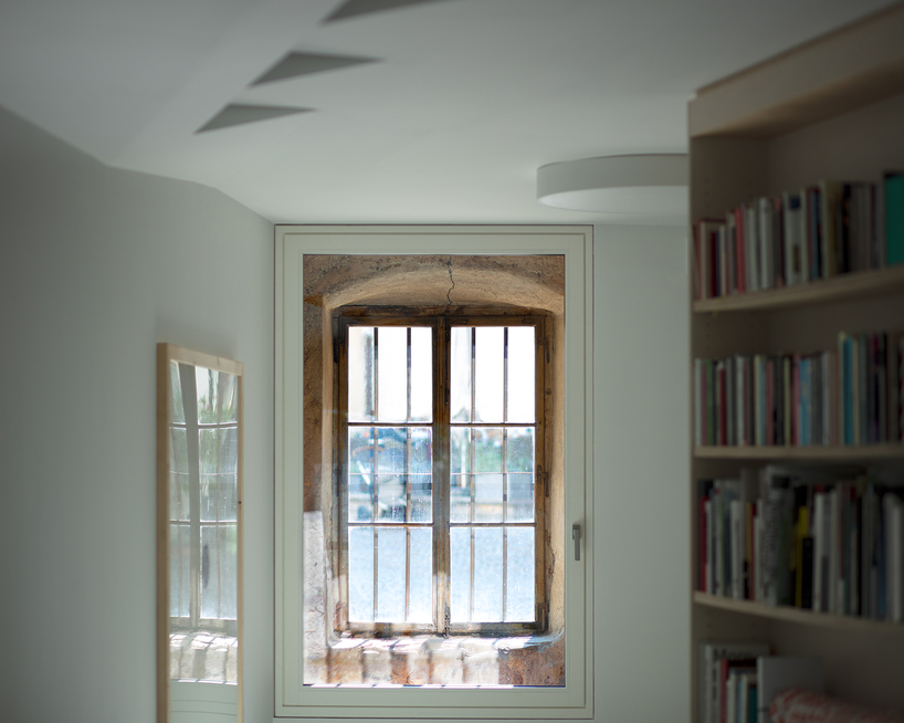 messner architects’ restored ‘20/A’ doubles as a home and art studio for hannes egger in italy