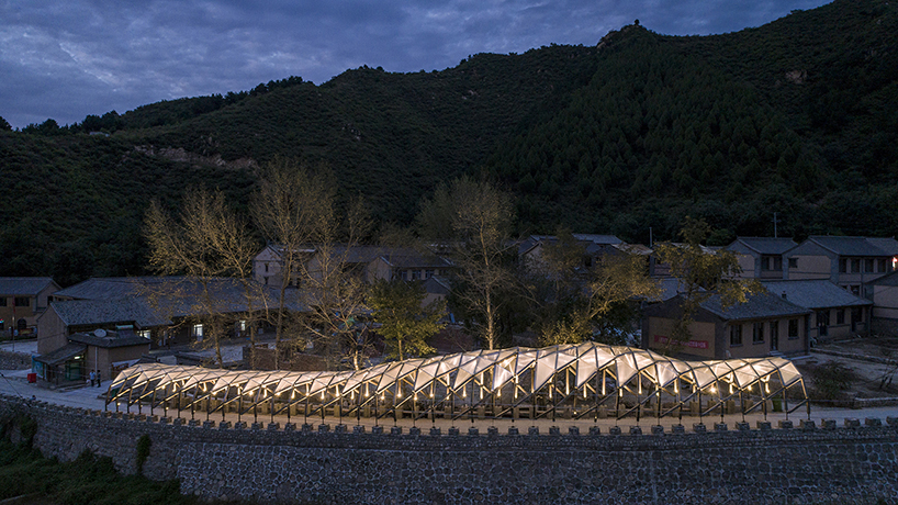 LUO reuses leftover materials of renovated chinese village to build a pergola for locals