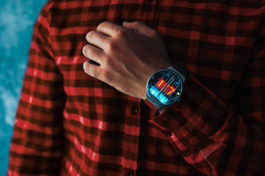 nixoid next': an up-to-date wristwatch with neon-filled glass