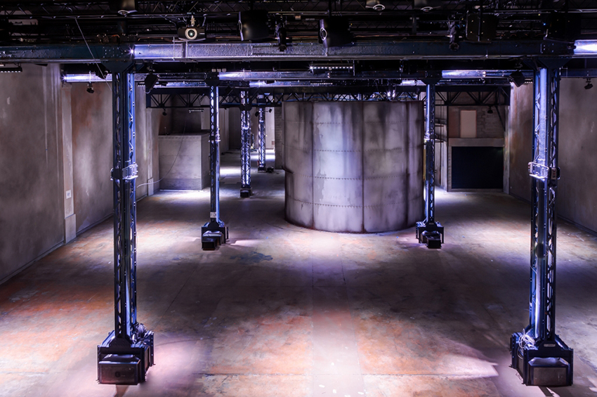 silhouette urbaine's multimedia exhibition immerses viewers in art and music in paris