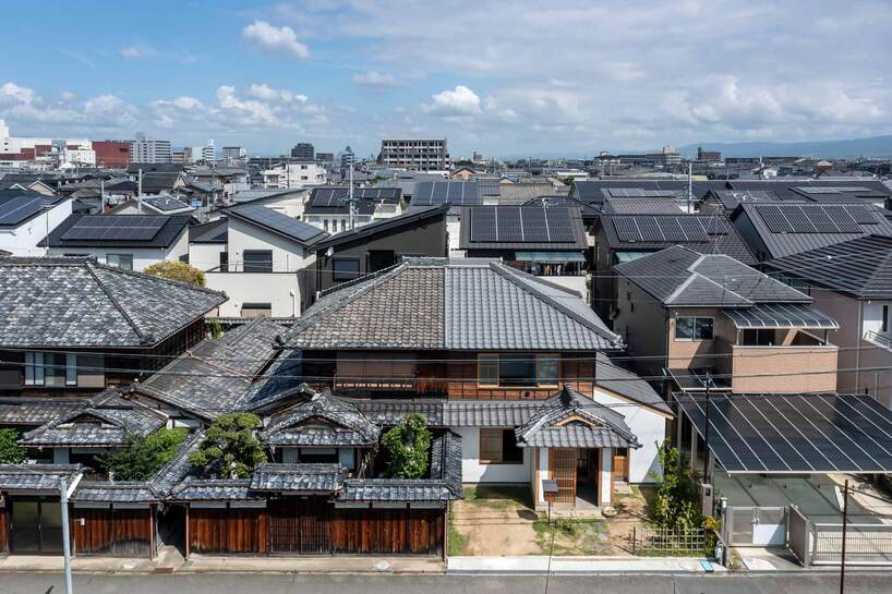 YYAA rebuilds the eastern half of a prewar rowhouse in japan - 2