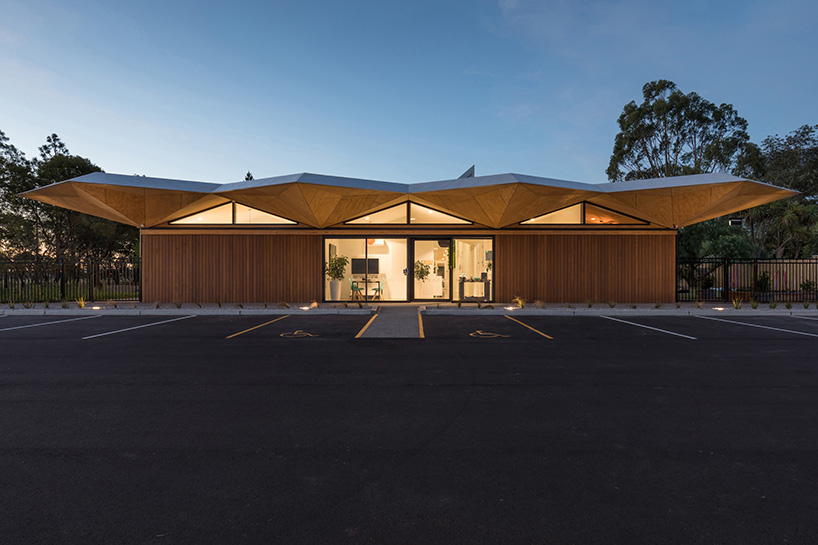 CASA integrates a sustainable learning center with new zealand’s nature in christchurch