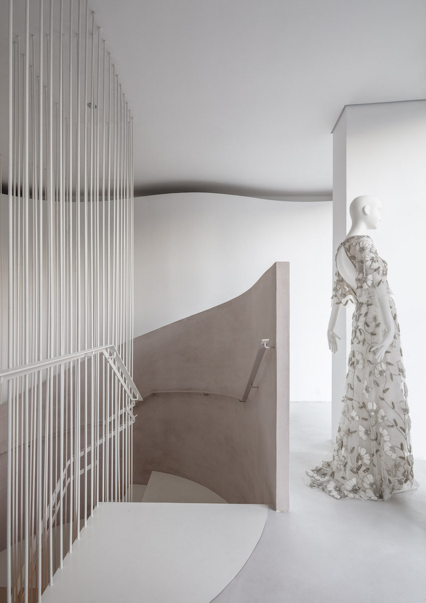 baranowitz & goldberg forms pastel curves for bridal boutique in tel-aviv