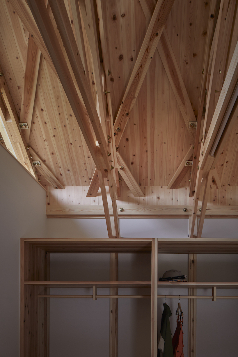 vuild completed niyodo river stud house using only local planks 6