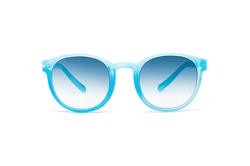 FOS memungkinkan Anda membuat kacamata hitam Anda sendiri dari 100% desain limbah plastik daur ulang