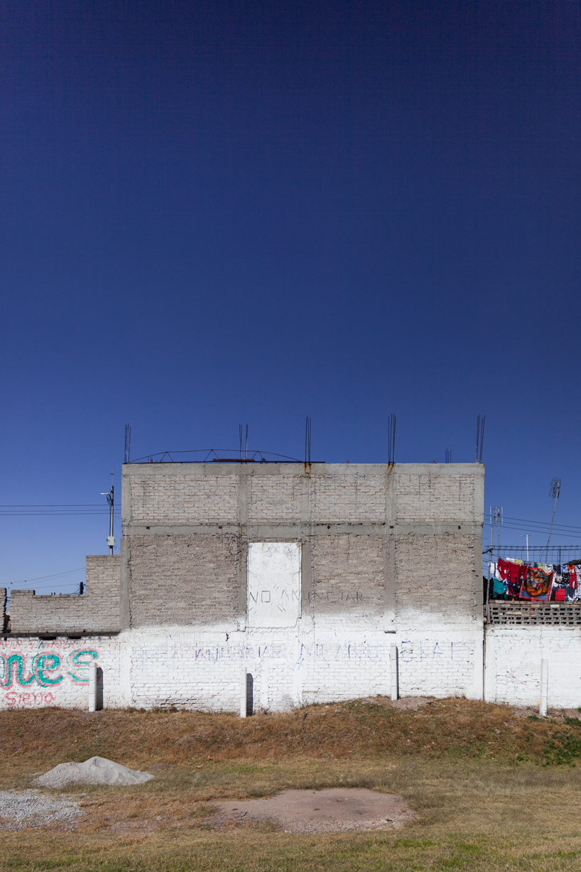 'non-social interest' by zaickz moz focuses on the un-planned construction of mexico designboom