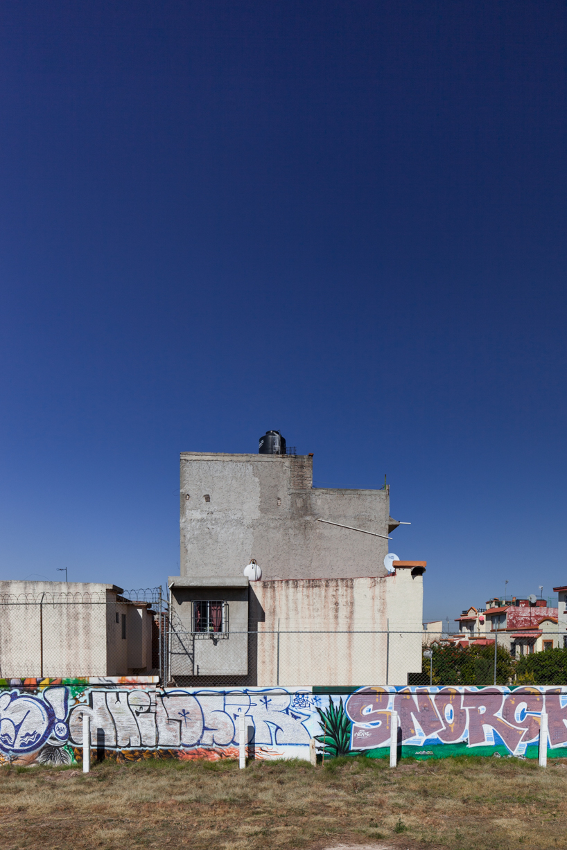 'non-social interest' by zaickz moz focuses on the un-planned construction of mexico designboom