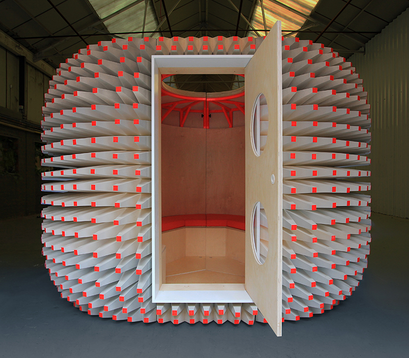 wmb-studio-mobile-feedback-vox-pod-alder-hey-hospital-liverpool-england-03-10-2020-designboom