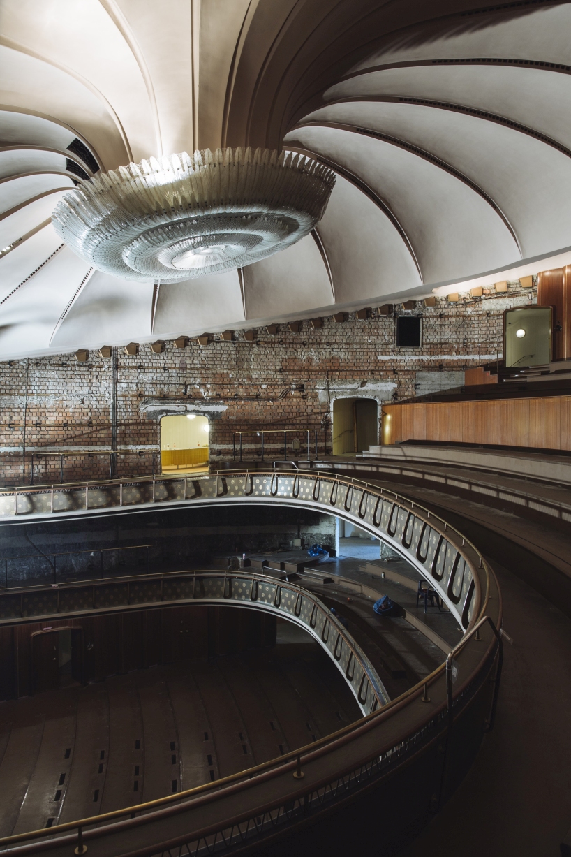 La fachada de vidrio de Henn estará en exceso en el histórico Teatro Augsburgo de Alemania