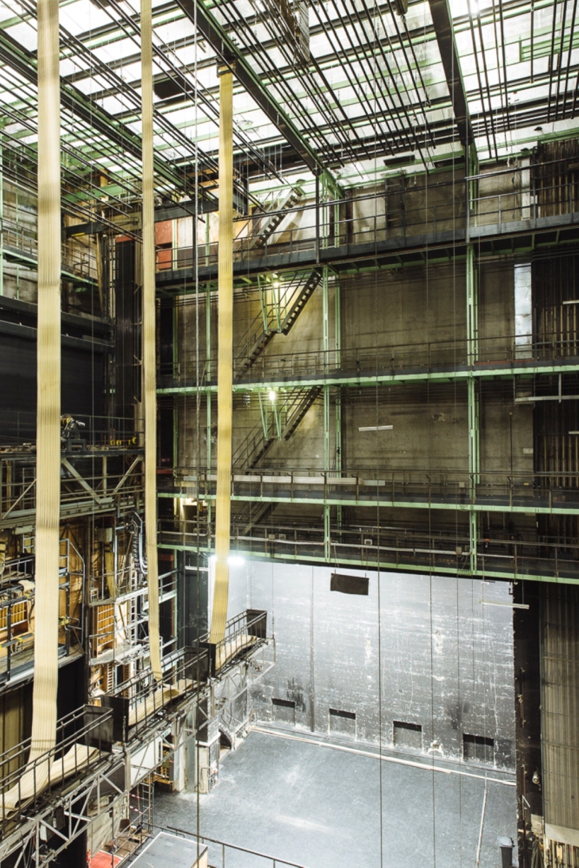 La fachada de vidrio de Henn estará en exceso en el histórico Teatro Augsburgo de Alemania