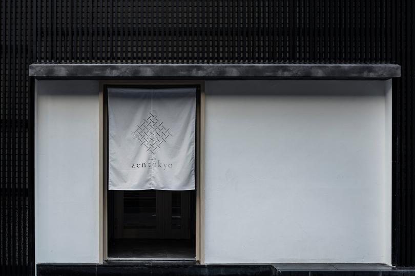 a reinterpreted capsule hotel in tokyo with japanese tea-house style