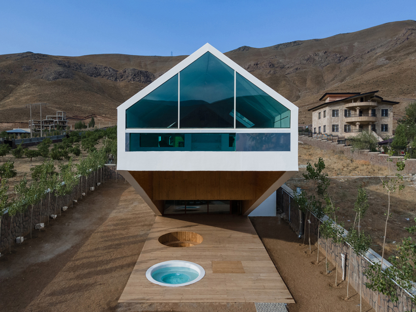 dasht villa optimizes outdoor and indoor living experience in cold iranian climate
