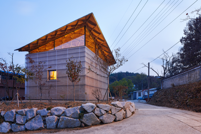 JK-AR builds the house of three trees in south korea
