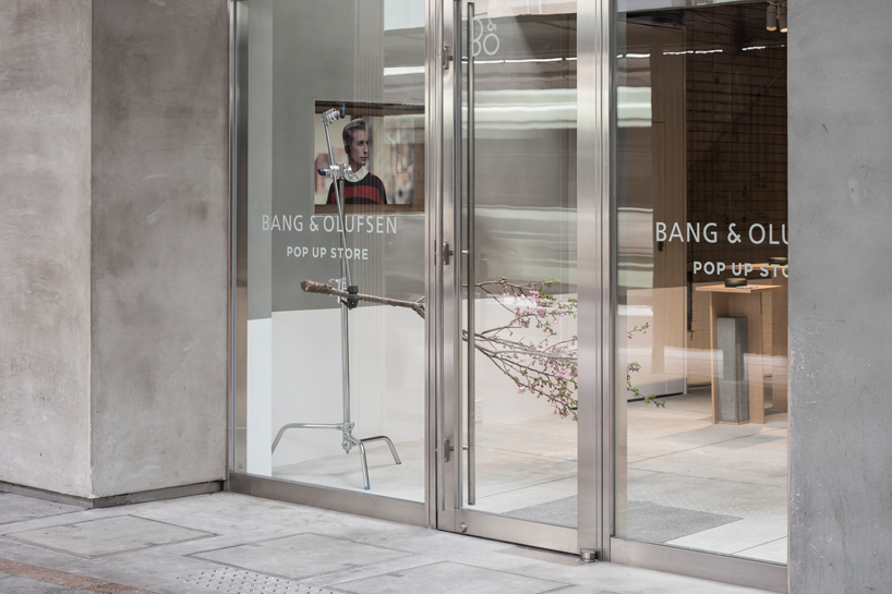 Bang & Olufsen : Visit our store in Tokyo