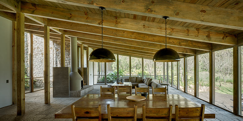 santana house has been carefully placed on its site and within the natural context from the outset the design sought to take full advantage of the propertys proportions and open spaces usi 5