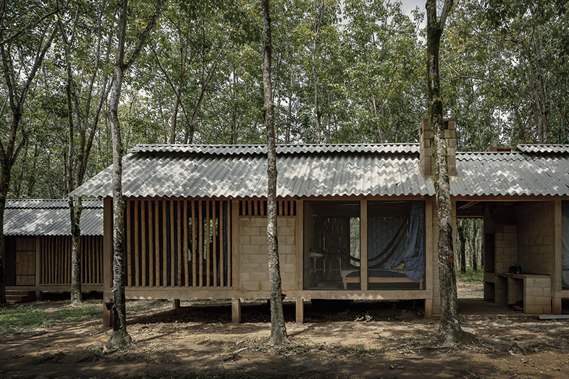 Manuel Cervantes Estudio incorporates temporary housing units among rubber trees in Mexico