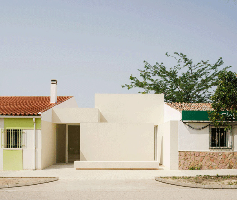 Two white books outline minimal school expansion in rural Spain