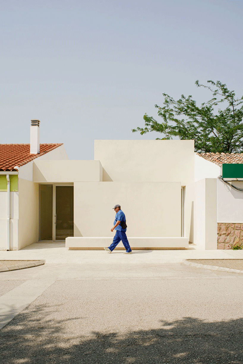 Two white books outline minimal school expansion in rural Spain