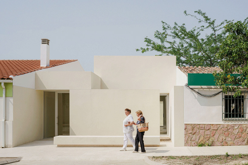 Two white books outline minimal school expansion in rural Spain