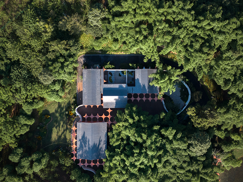 aoe architects has built the chinese cultural hall as an addition to the italian cultural exchange reception center in chengdu, china.