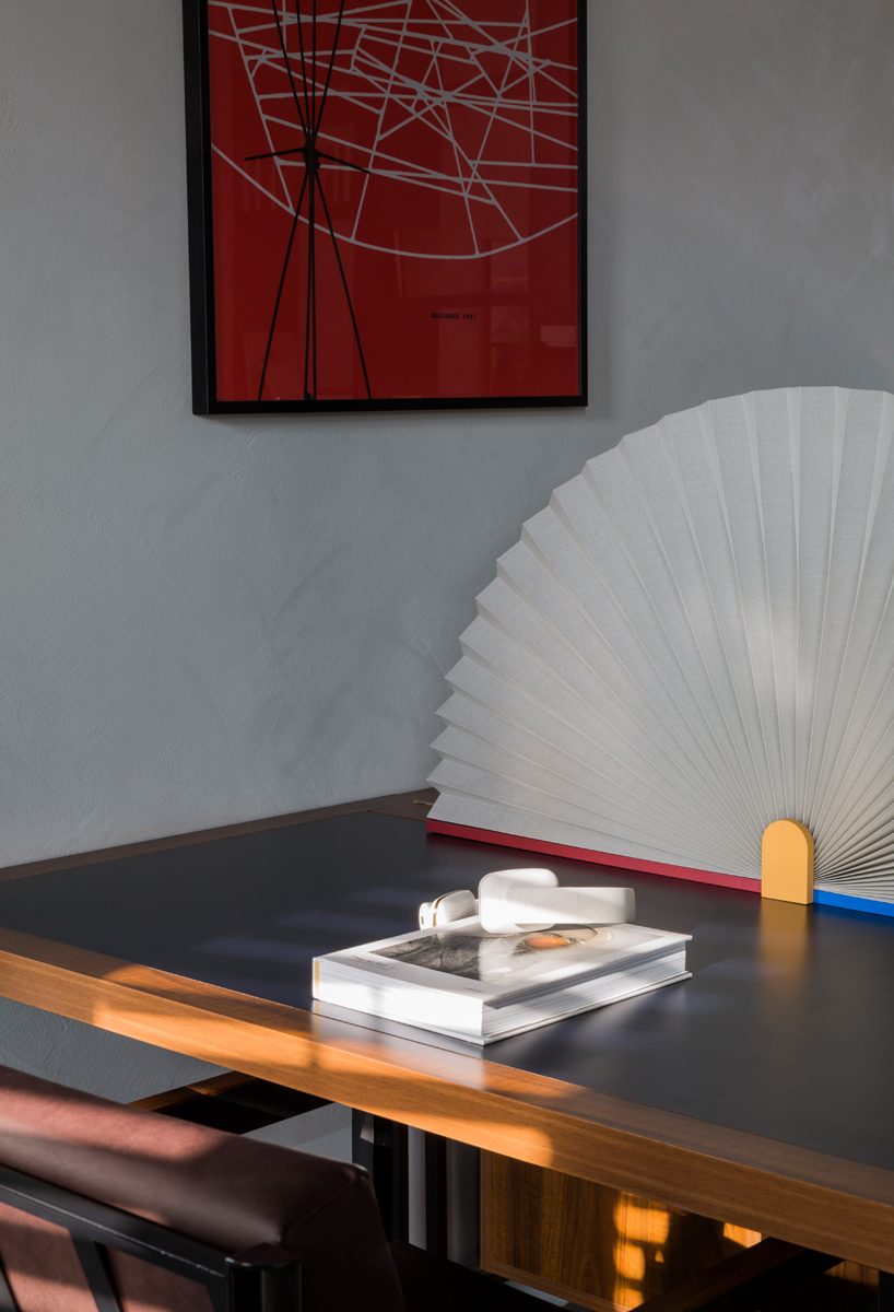 njustudio-pleated-popup-screen-friendly-border-coburg-germany-12-09-2019-designboom