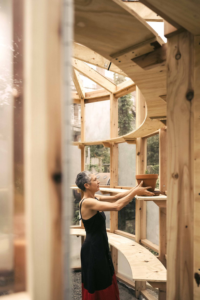 ellipsoidal greenhouse by SAW.Earth and design students brings sunlight to brooklyn garden