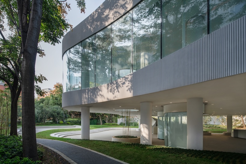 heimat architects shapes curved, elevated structure for USTC learning center in china