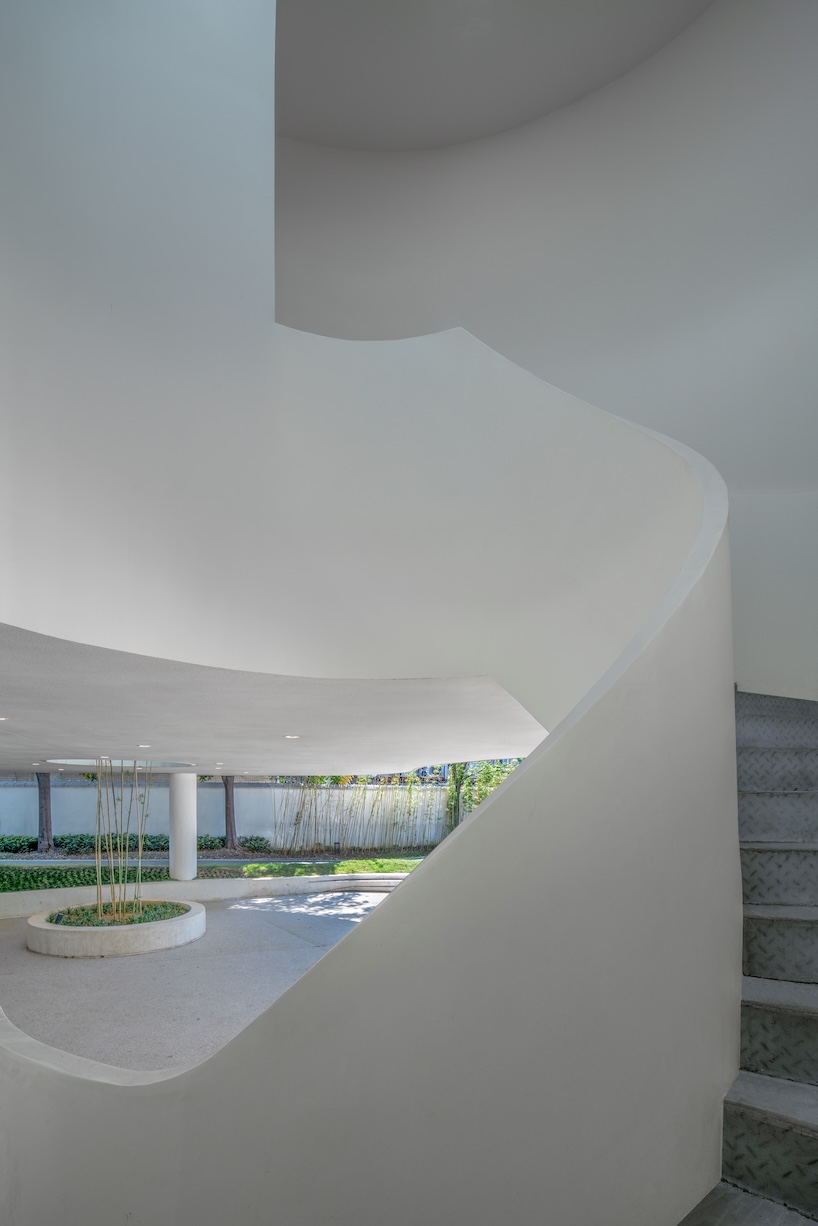 heimat architects shapes curved, elevated structure for USTC learning center in china